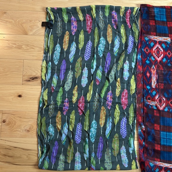 Bundle 3 Colorful Infinity Scarfs - Picture 4 of 4